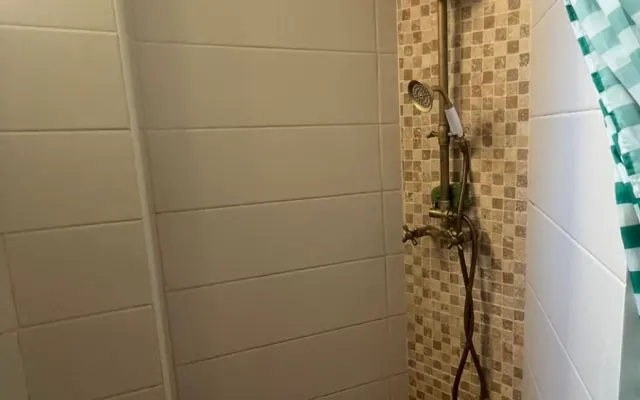 Piso compartido en Niza-Liberación/baño privado