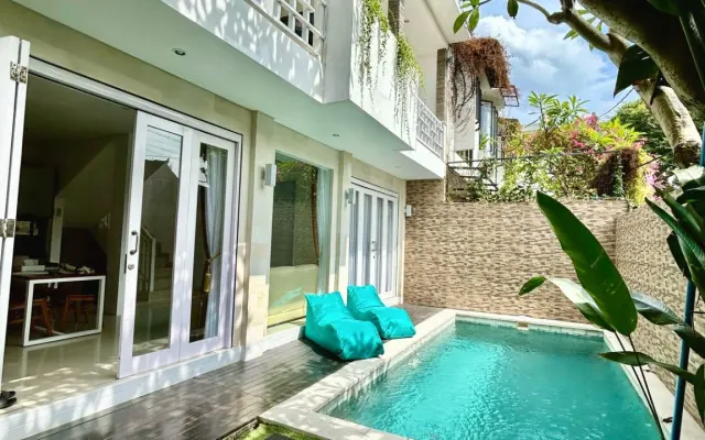 Room on Villa with private Pool