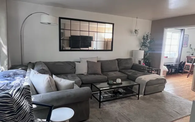 Stadthaus an der Grenze zwischen Beverly Hills und WeHo, kurze Wege zu
