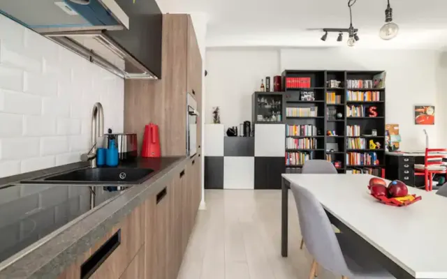 Quite bright industrial apartment in NoLo