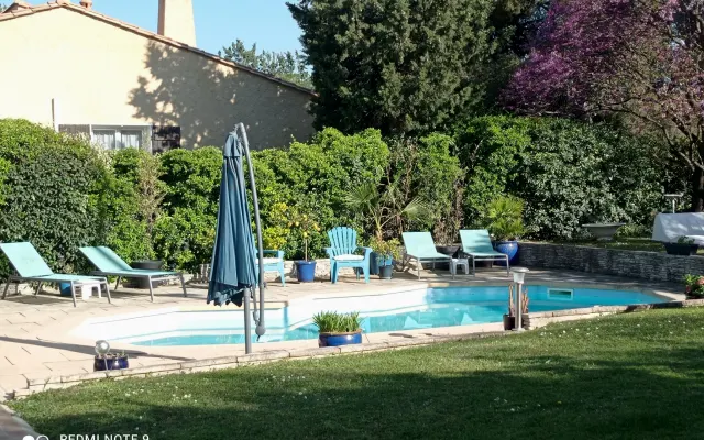 Privatzimmer in einem Haus im Dorf Les Olives