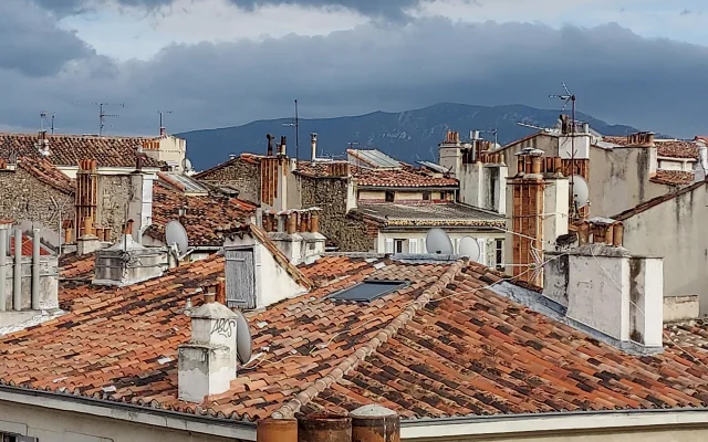 2-bedroom duplex 90m2 Marseille gare St Charles, terrace