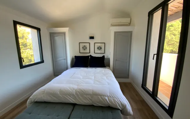 1 double bedroom with private balcony, shared bathroom and toilet.