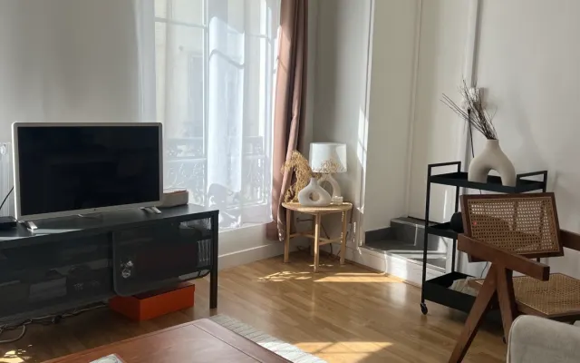 Bright studio next to Opera Garnier