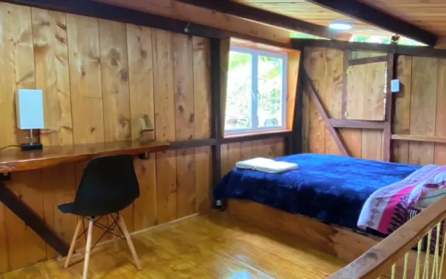 Beautiful cabin in the middle of the forest to connect with nature