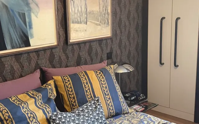 La Galerie guest room