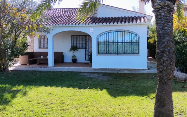 MAISON EN BORD DE MER