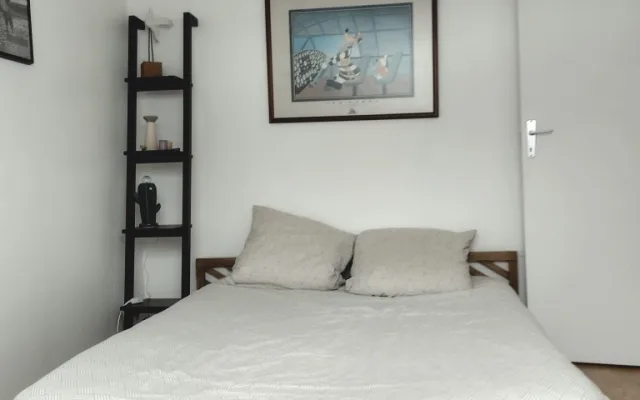 Room in quiet apartment