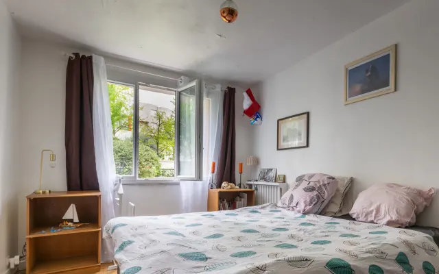 Peaceful room 20 minutes from the Marais