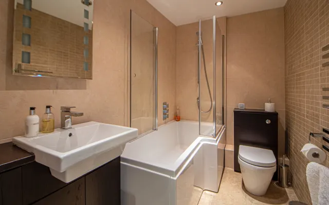Chambre dans une belle maison au calme mais dans un quartier verdoyant