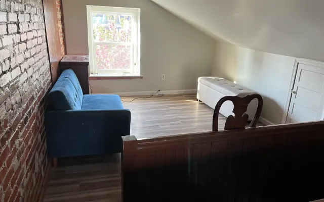 Gemütliches Loft in der Nähe der Unterhaltung.