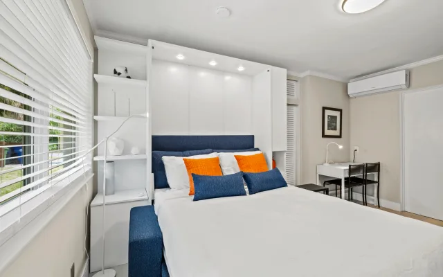 Cute | Modern | Central - 4 Min drive to Wilton Drive + Near Beaches