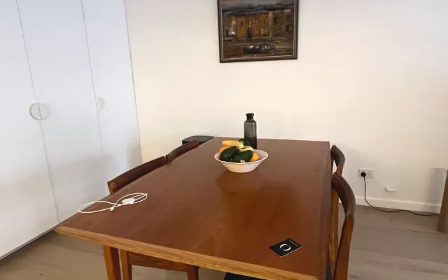 Surry Hills pad in quiet leafy street, close to hot spots!
