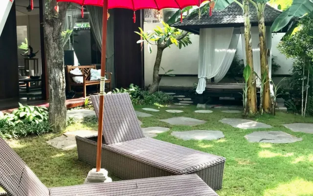 Beautiful villa with large garden, close to the beach. Friendly host.