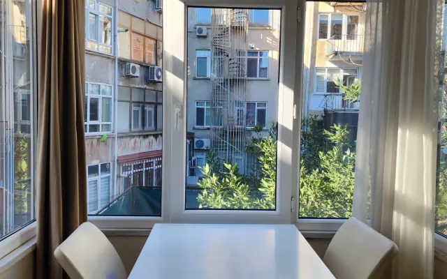 Sonniges, ruhiges und gemütliches Studio im Zentrum von Kadiköy.