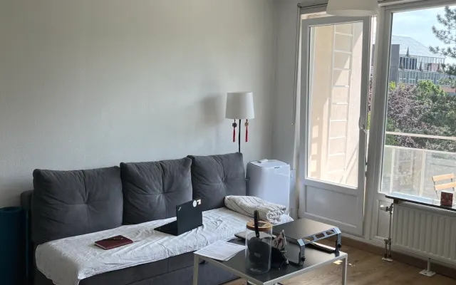 Apartamento renovado en zona verde y segura de Bruselas con metro