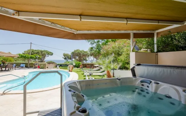 Villa Soleil : Vista mar, Piscina & Jardim - Sainte-Maxime