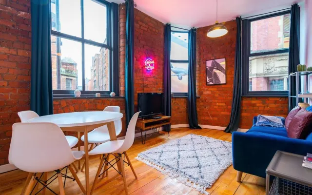 Apartamento grande, luminoso e bonito