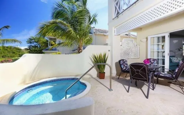 Ozeanische 2BR Luxus-Villa, privater Pool, Kleidung optional