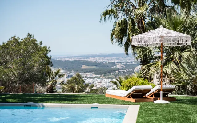 CalmaVista Gay Only - Suite supérieure - Vue sur la piscine et la mer