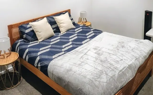 Stay in the Vibrant Heart of Melbourne CBD! Walk Everywhere!