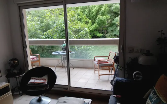 Private room quiet saint troncau area gated residence parking