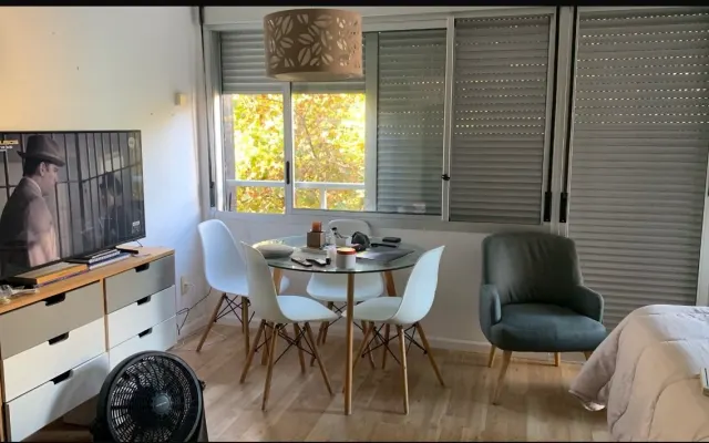 Apartamento partilhado. Zona de Montevideo Pocitos. Cama partilhada.