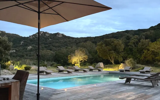Villa nel cuore della macchia 2 camere da letto piscina privata 5mn...