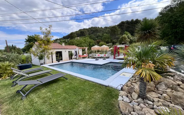 Chambre Privé au pied du Luberon avec Piscine et Jacuzzi