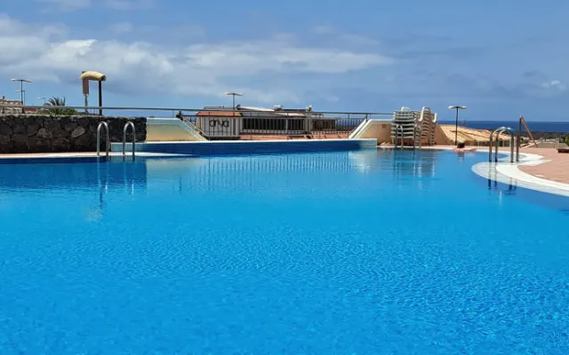 Casa Salem, piso en residencia con piscina y solarium