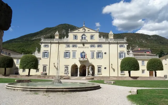 ANTICA LOCANDA NELLE VICINANZE DEL LAGO DI GARDA