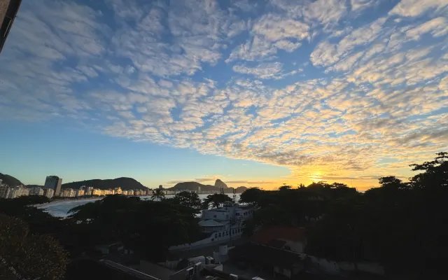 One of the best apartments in Rio, on top of Copacabana Fort with spa!