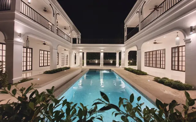 Villa de style colonial avec piscine privée à 15 minutes de l'aéroport