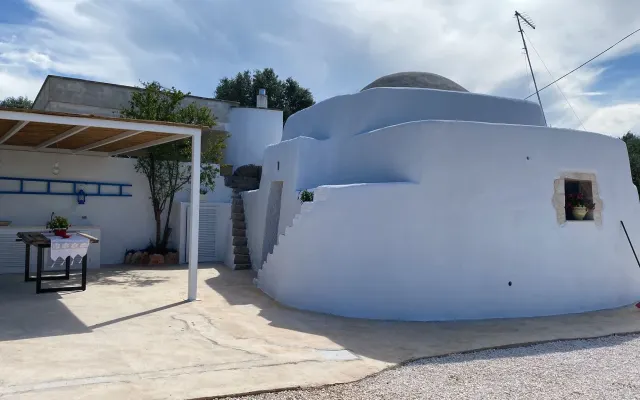 Trullo Bianca, un’oasi di pace tra Ulivi a due passi da Ostuni