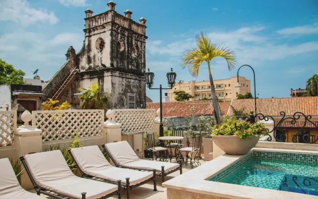 Amazing 7br Mansion inside the walled city! Best location.
