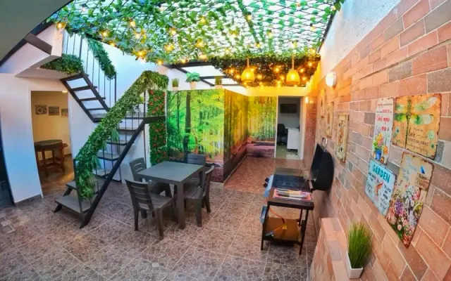 Belo Hotel Casa perto do centro da cidade de Medellín.