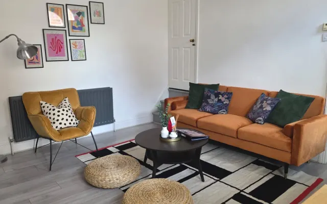 Maison lumineuse de 2 chambres à LS6, idéale pour les escapades en...