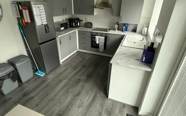 Chambre/maison partagée, dans une belle maison moderne.