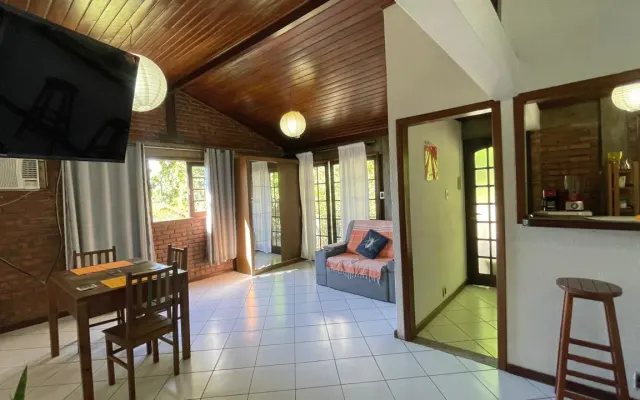 Charmante maison avec jardin tropical à Santa Teresa