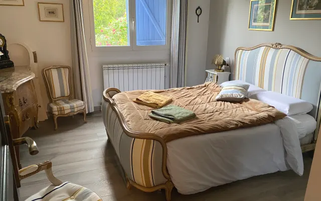 Quarto numa casa isolada a 900m do centro de Pézenas