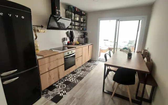 Apartment near the subway and the beach