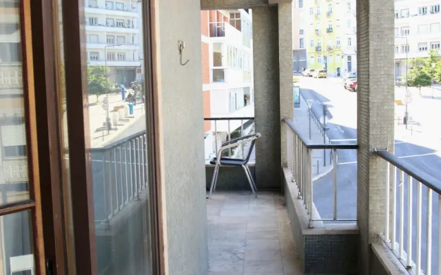 Soleado 2BR en el centro de Lisboa