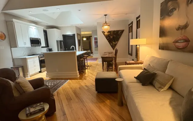 Beautiful, modern, city cottage. 
Close to all sport/concert venues.