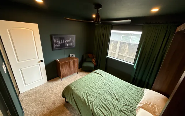 Private Bedroom & Bathroom in La Habra