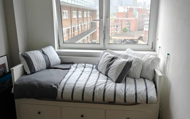Private room in Central Location