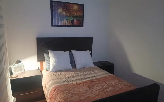 Wohnung Zimmer in sehr ruhiger Lage und in der Nähe des Zentrums.