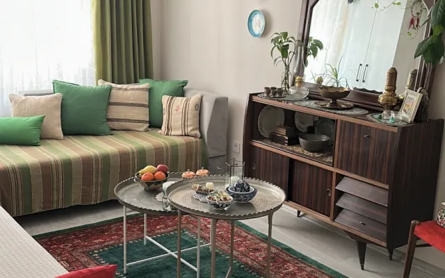 Un acogedor apartamento con una habitación privada en el centro de la...