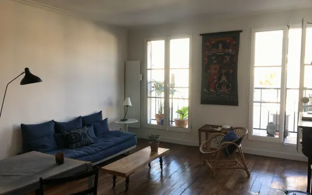 Geräumige Wohnung zur Mitbenutzung in der Nähe von Denfert-Rochereau.