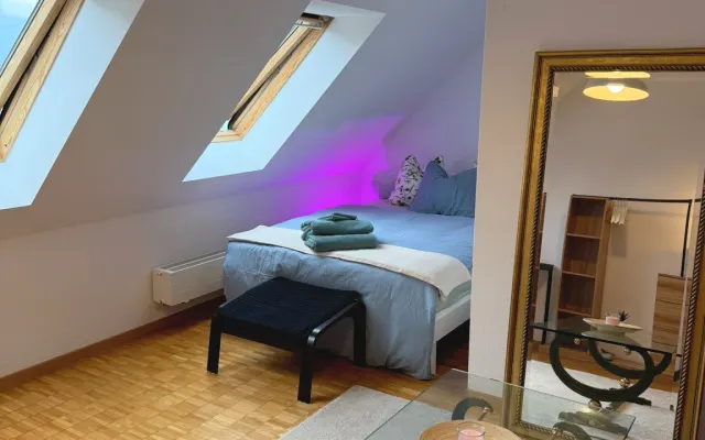 Schönes Privatzimmer in grossem Loft