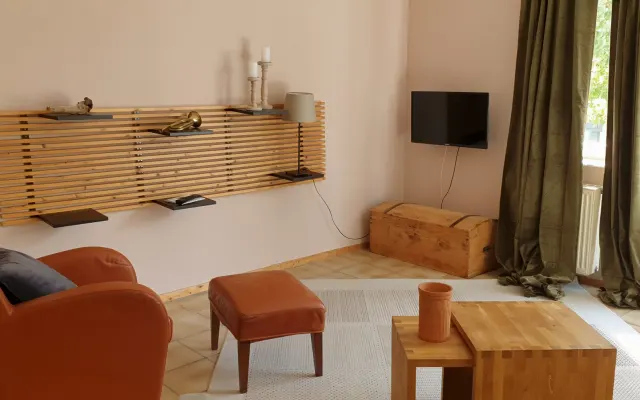 Bacchus - Apartamento tranquilo e soalheiro com varanda